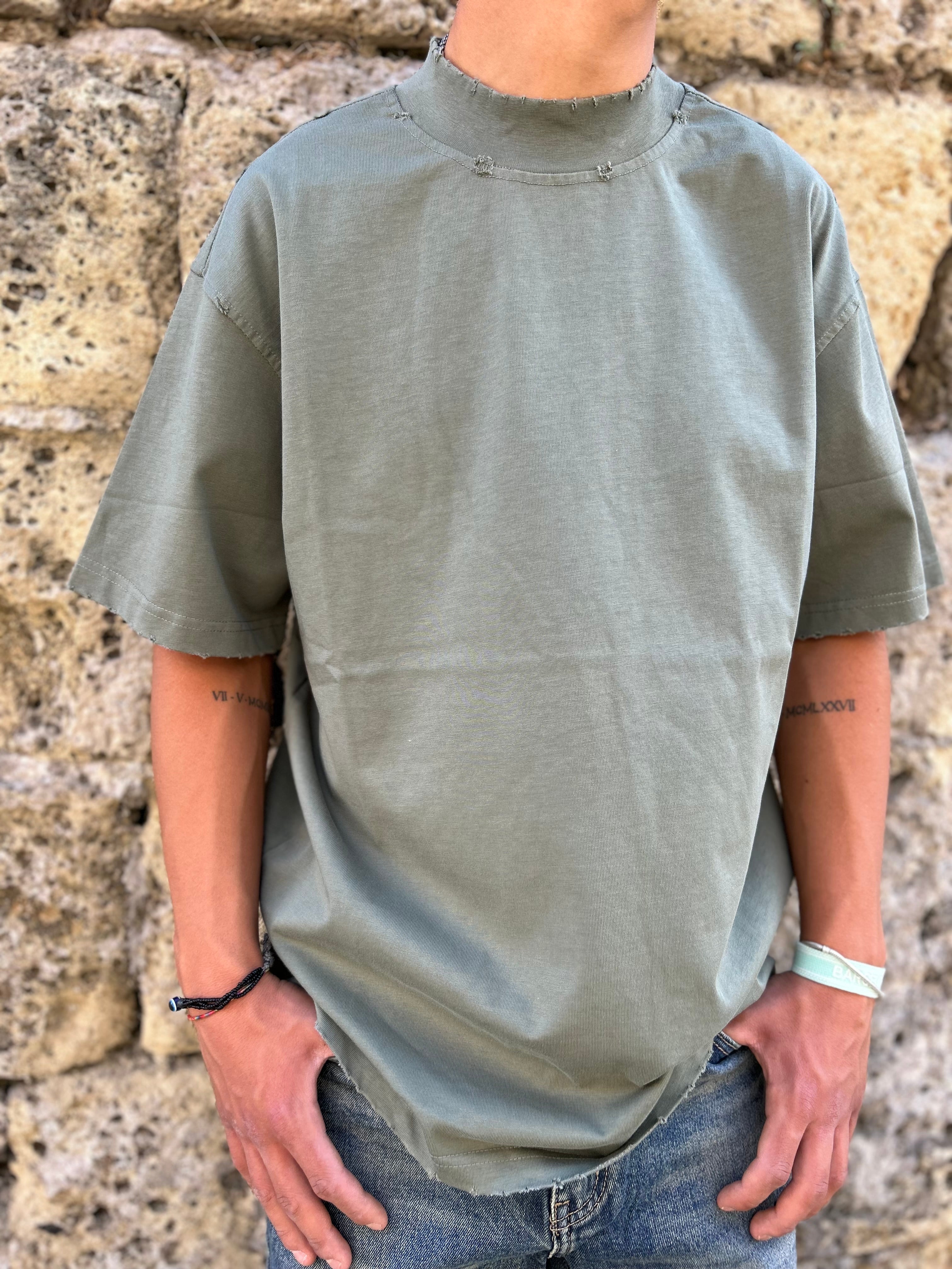 T-SHIRT MEZZO COLLO (CON ROTTURE)