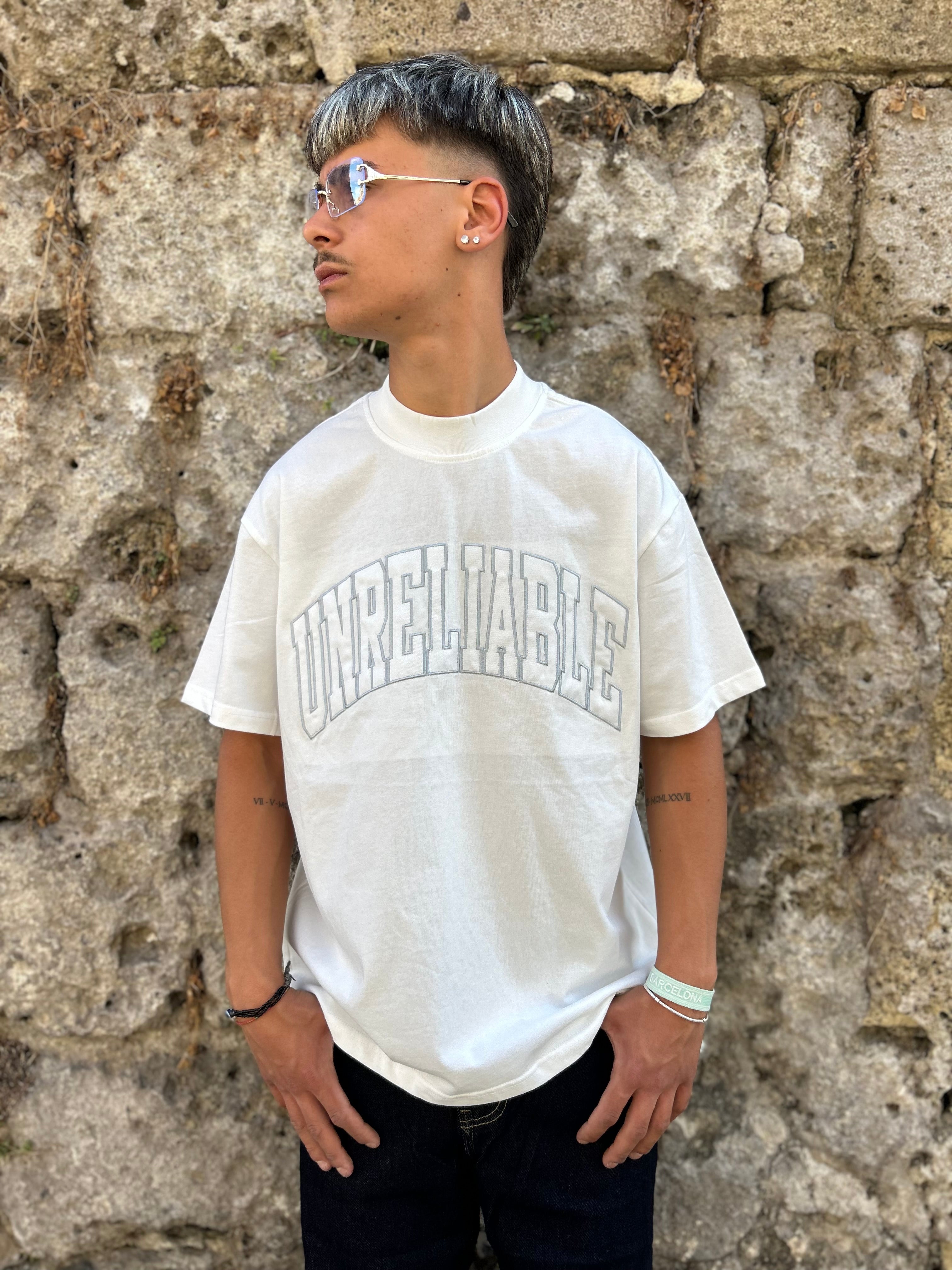 T-SHIRT MEZZO COLLO “UNRELIABLE”