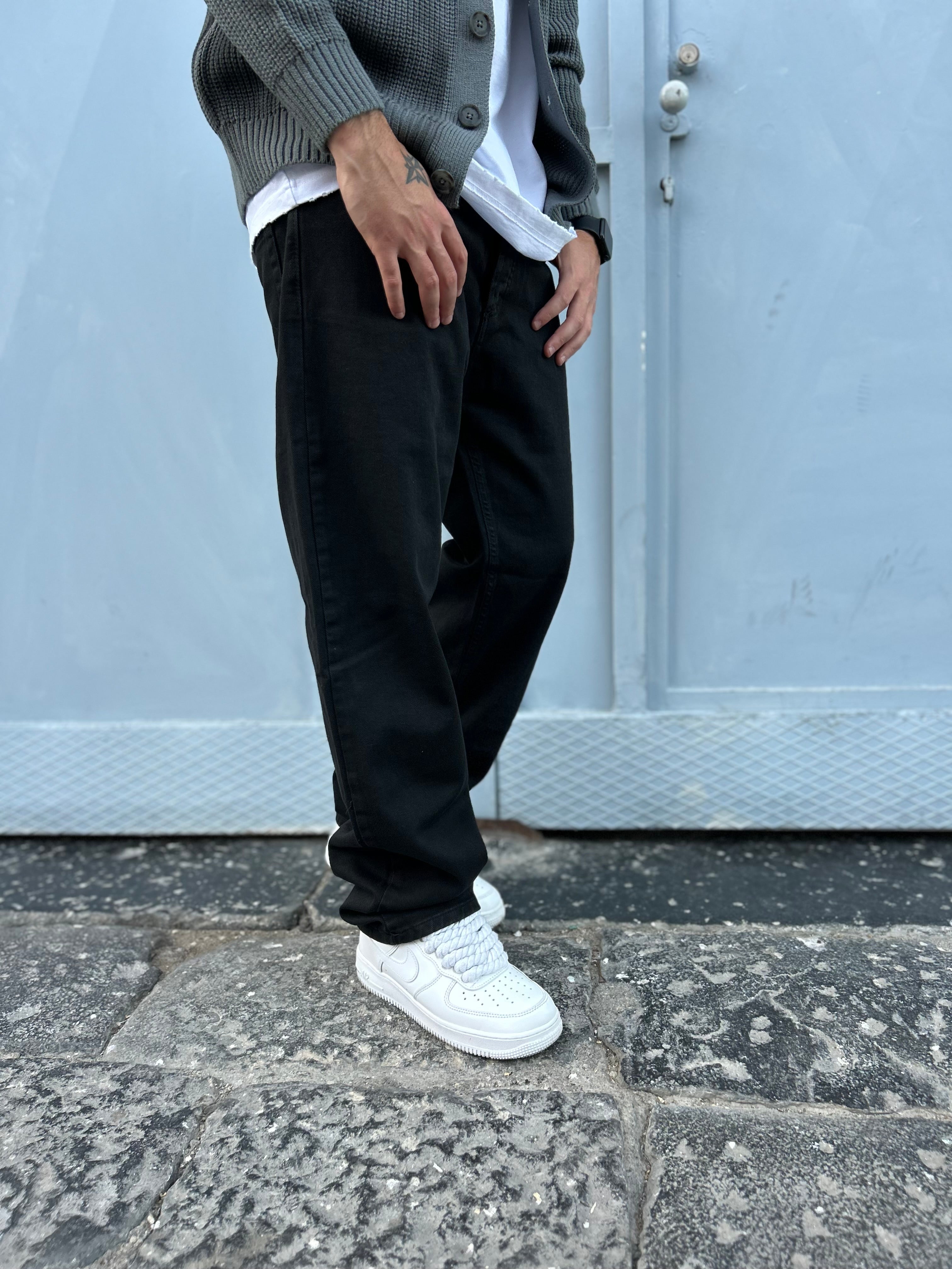 BAGGY BLACK JUST