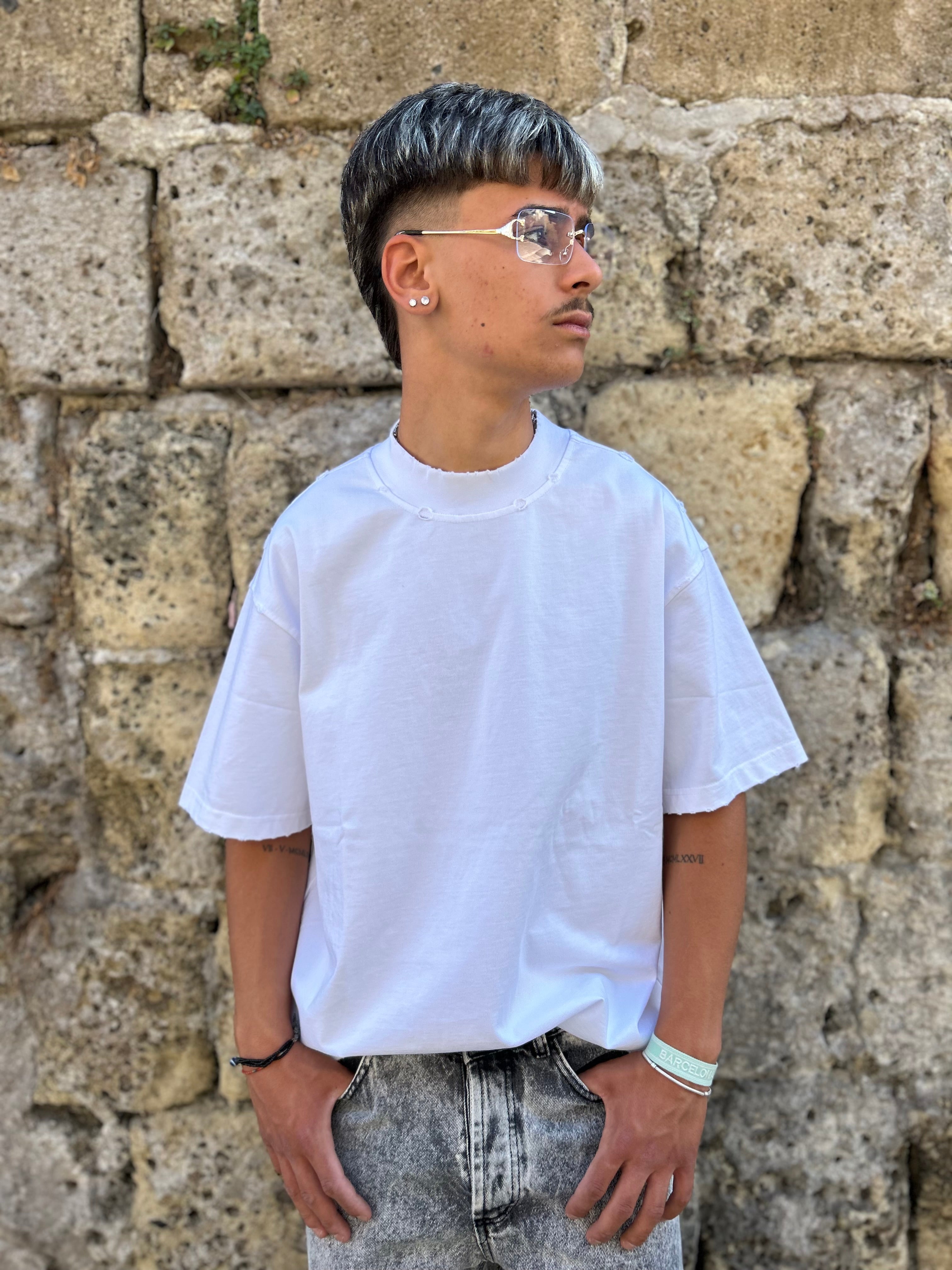 T-SHIRT MEZZO COLLO (CON ROTTURE)