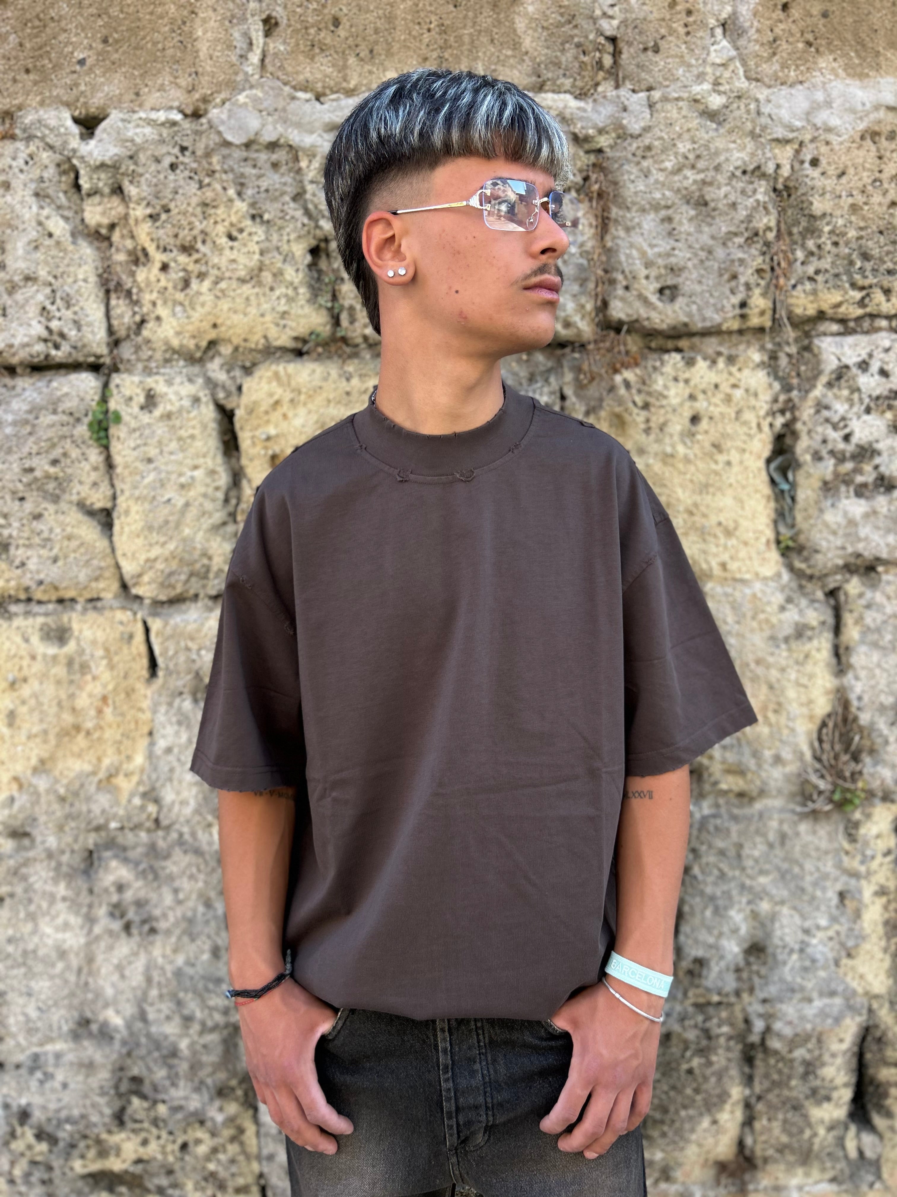 T-SHIRT MEZZO COLLO (CON ROTTURE)